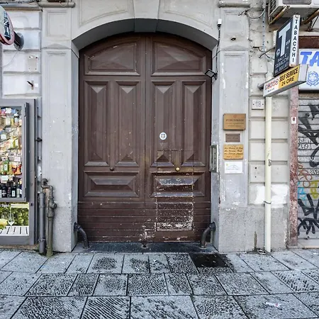 Piazza Garibaldi 118 Апартаменты