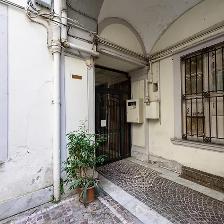 Piazza Garibaldi 118 *